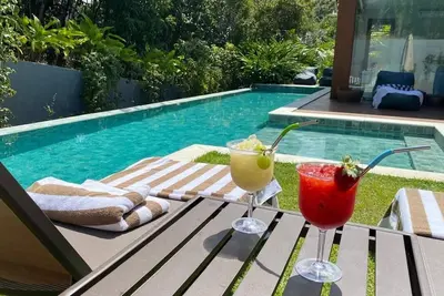 Image de House with beautiful pool and private cook!