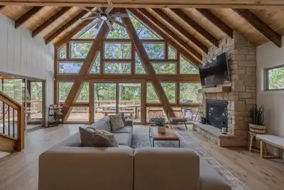 Image de The Sibling Revelry Chalet by Innsbrook Vacations!