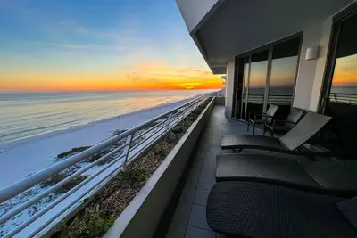 Image de 3 Bedroom West 609 Gulf Front Condo with Stunning Views!