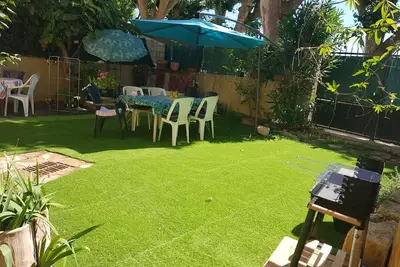 Image de Maison près du. Gardon et au pied du Pont du Gard.