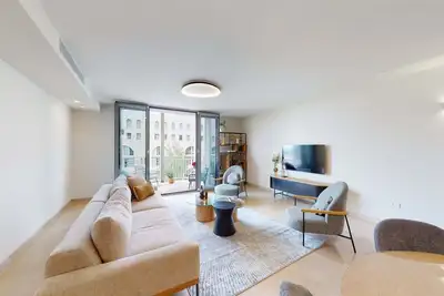 Image de ★ Stylish Mamilla  2 masters ★ View balcony ★ Parking ★