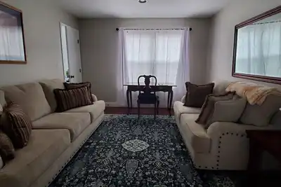 Image de Beautiful Spacious 2 Story House with Fireplace