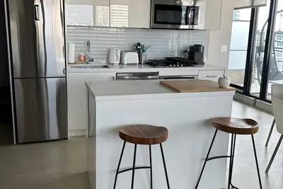 Image de 2 Beds 2 Baths downtown