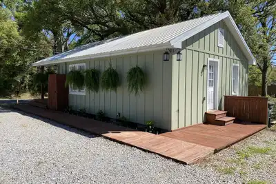 Image de Jubilee Cottage in the heart of Daphne!