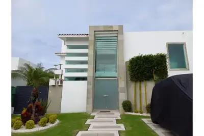 Image de Family house bridges, long end