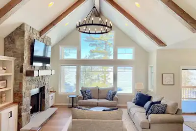 Image de Beautiful waterfront lake home on Round Lake - connected to Gull Lake Chain!