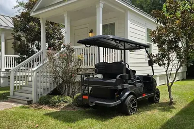 Image de Government St Cottage Dt Ocean Springs! Golf  cart included!