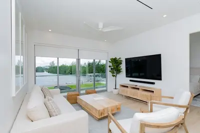 Image de Luxury 2 Bed 2 Bath Premium Condo -