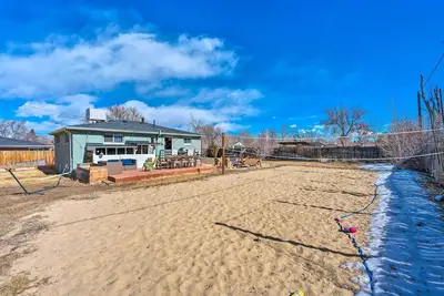 Image de Private Yard + Volleyball: Updated Denver Home