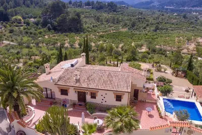 Image de Villa confortable avec piscine privée à Parcent