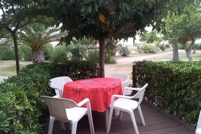 Image de T2 4 couchages jardinet, piscine, lac et mer