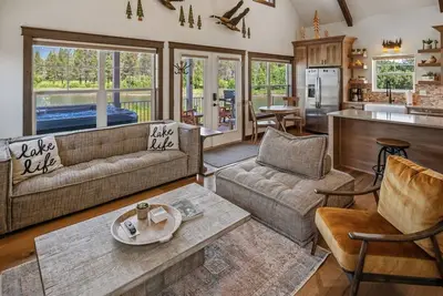 Image de Dog Friendly | Private Hot Tub | Waterfront