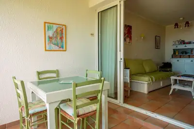 Image de Appartement \"Restanques De Saint Tropez Arums\" avec piscine chauffée partagée et Wi-Fi