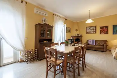 Image de Appartement \"Casa Del Riccio Fronte Mare\" avec vue sur mer, jardin et balcon
