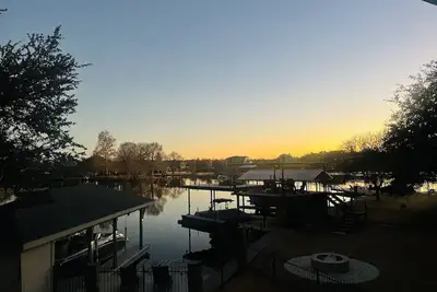 Image de Summer in Style | Lbj | Waterfront | Smooth Water