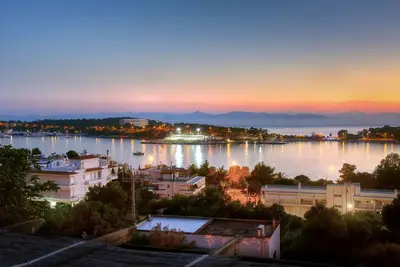 Image de Three Bedroom Panoramic Sea View Maisonette by BluPine (Vouliagmeni Stylish)