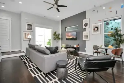 Image de The Mohr Haus | Walk to Nrg Stadium | Tmc | 3br3ba