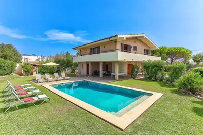 Villa Animeta by Villa Plus