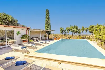 Villa Ardith by Villa Plus