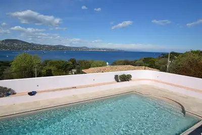 Image de Stunning St Tropez villa with magnificent sea view