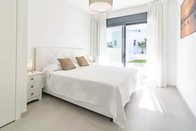 Image de Modern cozy two bedroom apartment