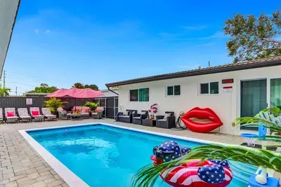 Image de Heated Pool~Stellar stay in 7bd villa~Playground