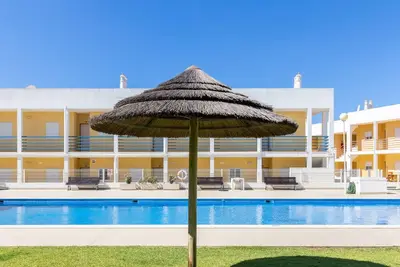 Image de #123 T2 Pão das Areias by Home Holidays