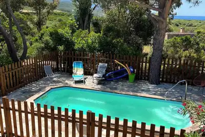 Image de Maison avec piscine, vue mer et montagne avec accès direct à la plage 700m
