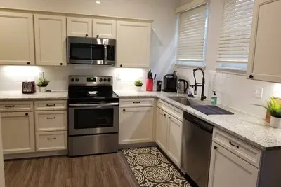 Image de Modern 3 Bed\/3 Bath House in Savannah