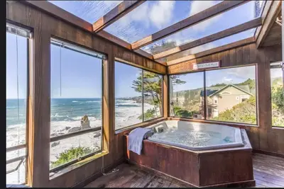 Image de Oceanfront w/ sweeping views, decks, hot tub and dog friendly! Gualala/ Sea Ranch