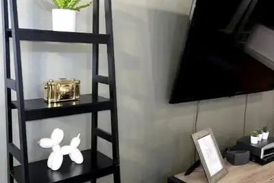 Image de Large 3-Bedroom Townhouse w/Backyard in Bklyn, Ny