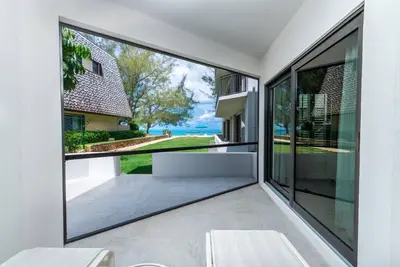 Image de Casa Caribe #1 - 3 Bed, 3 Bath - Ocean View, Ground Floor - Walk out access to Seven Mile Beach!