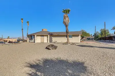 Image de 3 Mi to Lake Havasu: Family Home w/ Game Room