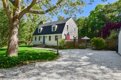 Image de Stunning Home with Wet Bar Dog Welcome!