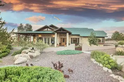 Image de 5 Acre Horse Retreat - Incredible Mountain Sunset Views -Prescott Az -Williamson