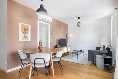 Image de Renovated Favoriten 2br w/ Elevator, nr U1 Keplerplatz, by Blueground