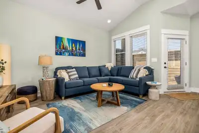 Image de Brand-New Luxury Condo, Steps to the Beach and Heated Neighborhood Pool!