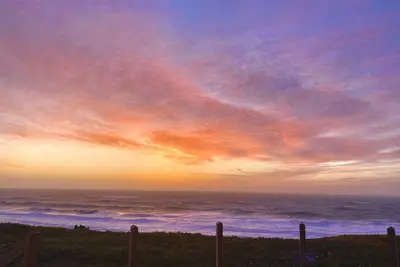 Image de Coastal Home near beaches, hiking trails, and San Francisco