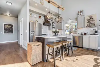 Image de Mountain Dream, New Modern Home with Hot Tub and Spectacular Views