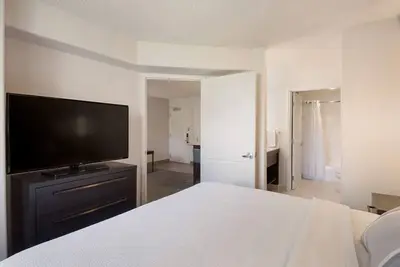 Image de Pet-friendly Property! w/ Full Kitchen, Onsite Parking, Free Breakfast!