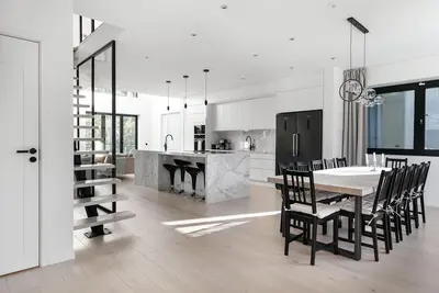 Image de Stylish and spacious family home