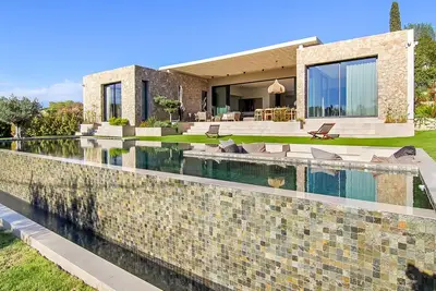 Image de Villa contemporaine 300m2, 5 chambres, village de Mougins 10 minutes de Cannes