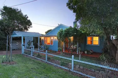 Image de Charming cottage, fully furnished, beach side.