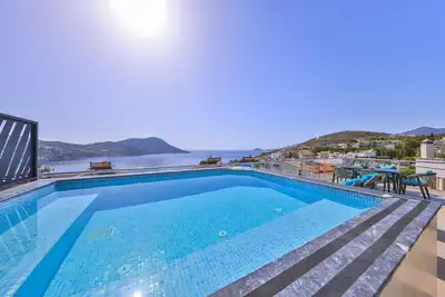 Image de Stylish Duplex Apartment with Private Rooftop Plunge Pool & Flat Walk to Town