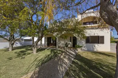 Image de Stunning Spacious 4 Bed Villa With Private Pool