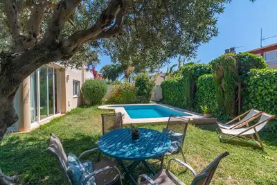 Image de Maison très équipée piscine privée, à coté de la plage, idéale avec des enfants!