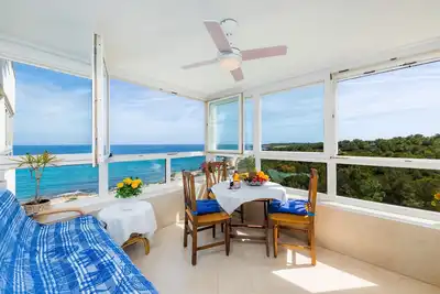 Top Beach Apartment Marina Park Avec piscine, vue sur la mer, climatisation et Wi-Fi rapide