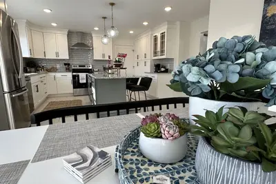 Image de Westwood Luxury Ranch Home includes washer/dryer