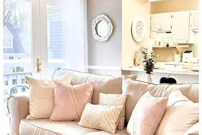 Image de Luxe Villa- mins from Mohegan Sun with fireplace, jacuzzi, sauna/pools, and spa