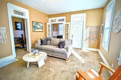 Image de Quiet, Convenient Locale: Lucas Oil, Convention Center, Gainbridge, Airport